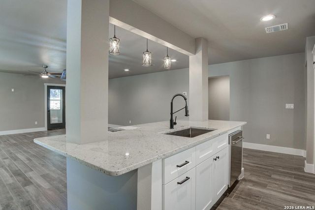 700 Firefly Dr, Canyon Lake, TX 78133