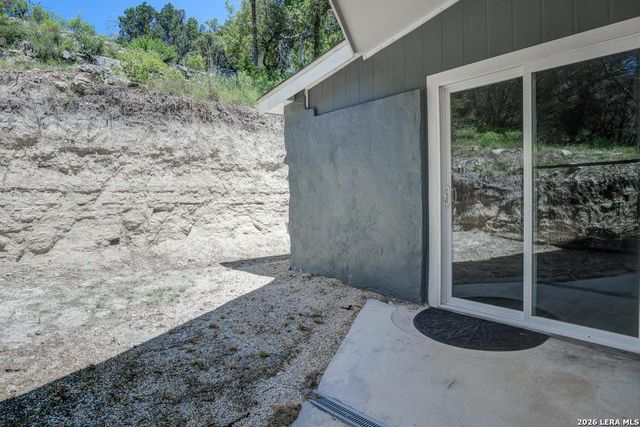 700 Firefly Dr, Canyon Lake, TX 78133