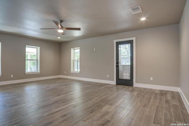 700 Firefly Dr, Canyon Lake, TX 78133