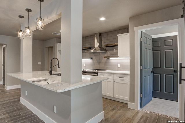 700 Firefly Dr, Canyon Lake, TX 78133