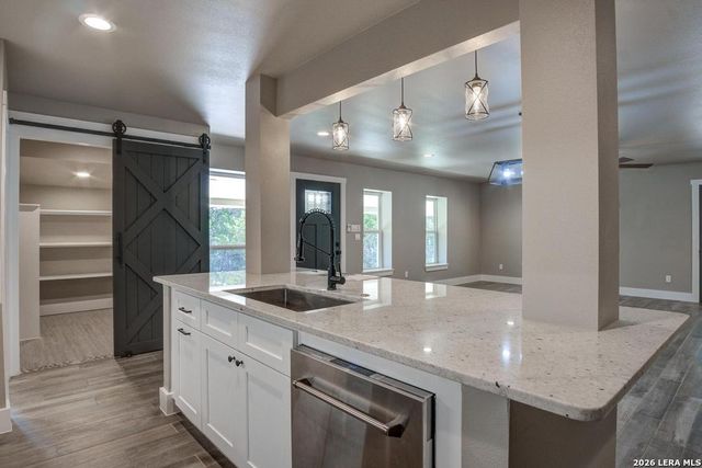 700 Firefly Dr, Canyon Lake, TX 78133