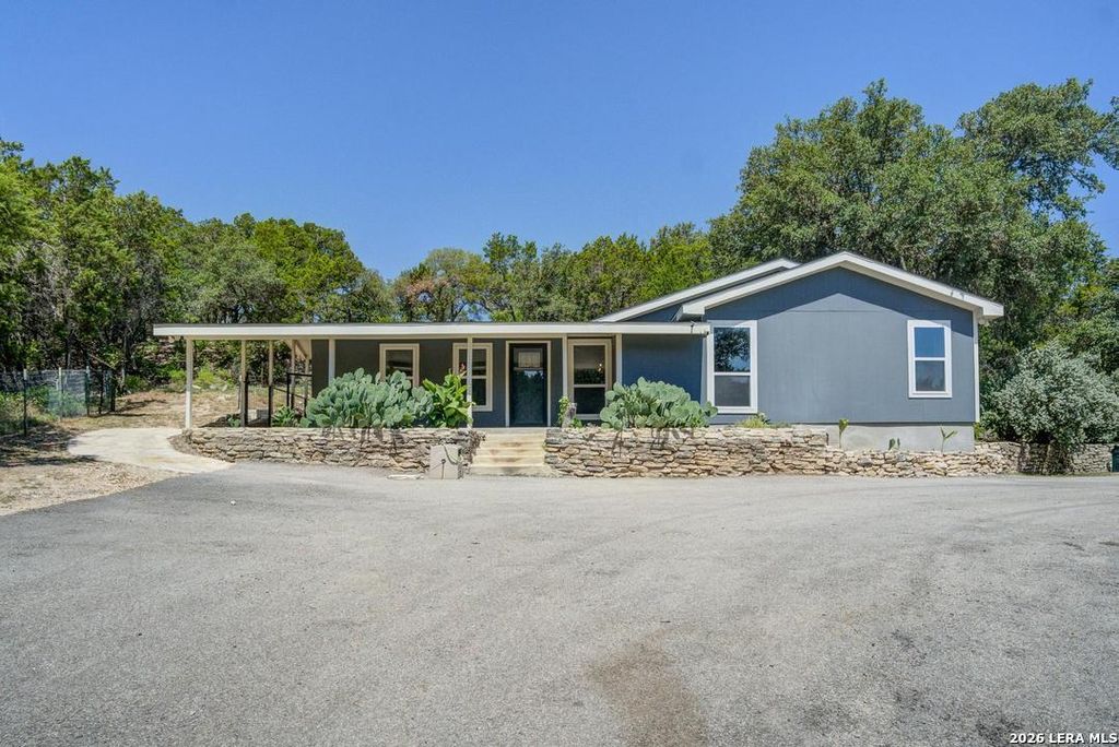700 Firefly Dr, Canyon Lake, TX 78133