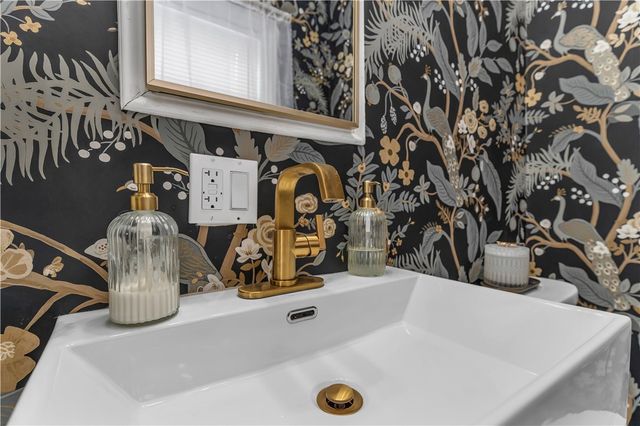 212 Leah Street, Providence, RI 02908