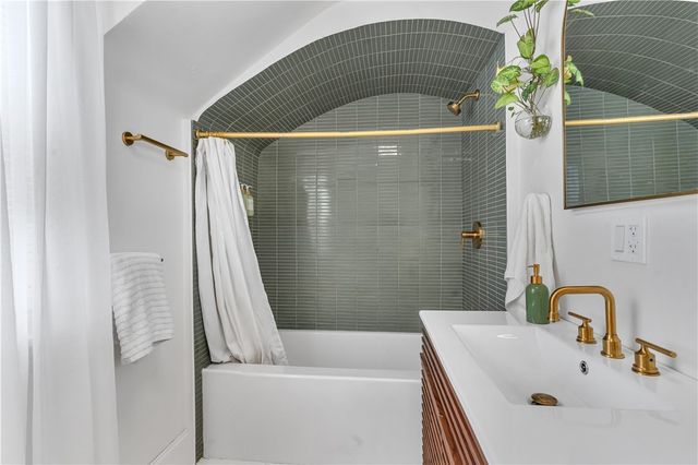 212 Leah Street, Providence, RI 02908