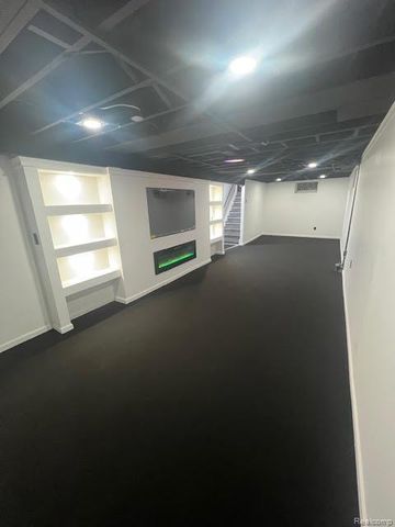 18499 Robson Street, Detroit, MI 48235