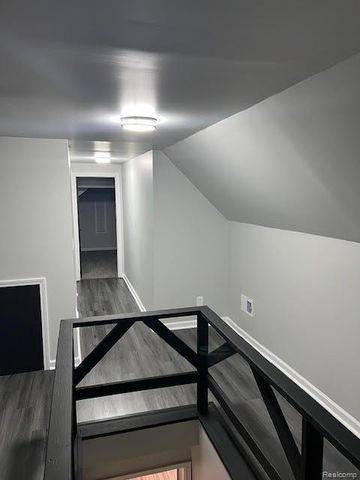 18499 Robson Street, Detroit, MI 48235