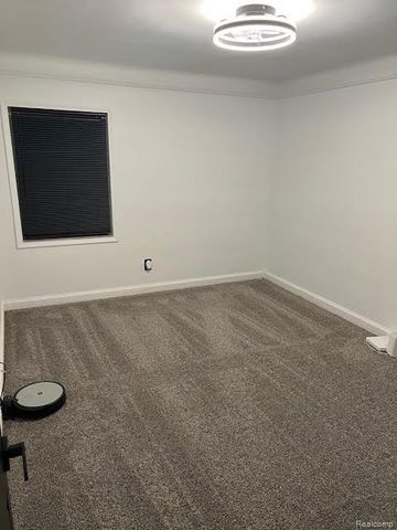 18499 Robson Street, Detroit, MI 48235