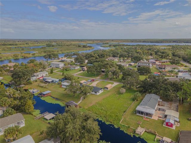 2082 SHADY LANE, Geneva, FL 32732