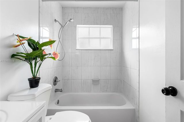 2327 NW 52nd Ct 2327, Fort Lauderdale, FL 33309