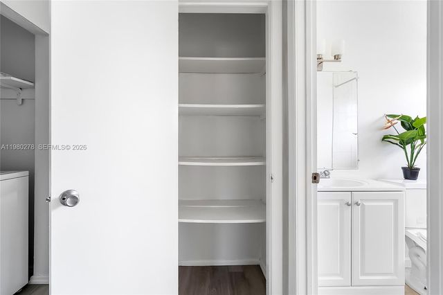 2327 NW 52nd Ct 2327, Fort Lauderdale, FL 33309