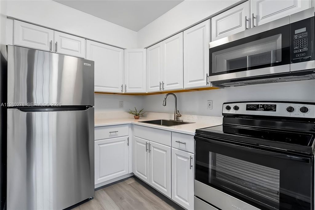 2327 NW 52nd Ct 2327, Fort Lauderdale, FL 33309