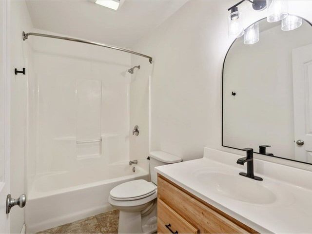 5 East Rd Unit 108, Fairfax, VT 05454