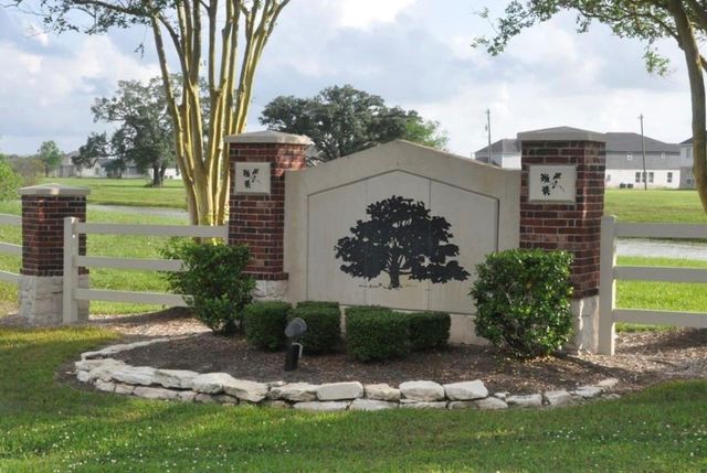 302 Lakeland Circle, Rosharon, TX 77583