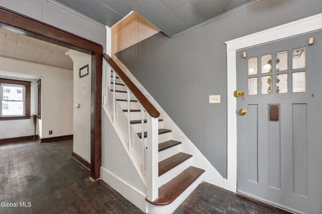 23 Woodrow Court, Troy, NY 12180