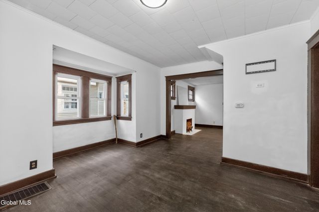 23 Woodrow Court, Troy, NY 12180