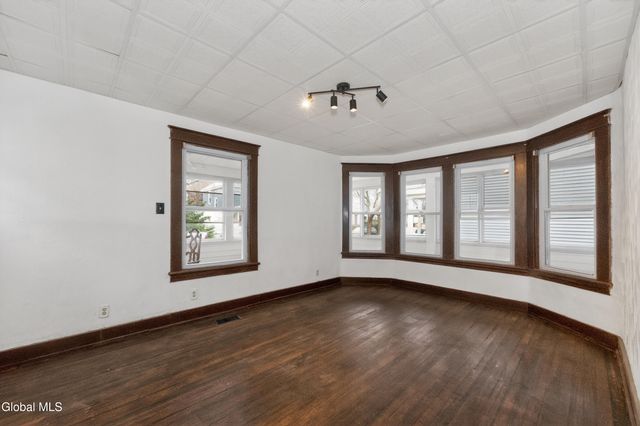 23 Woodrow Court, Troy, NY 12180