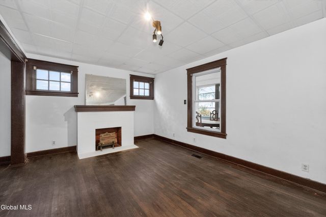 23 Woodrow Court, Troy, NY 12180