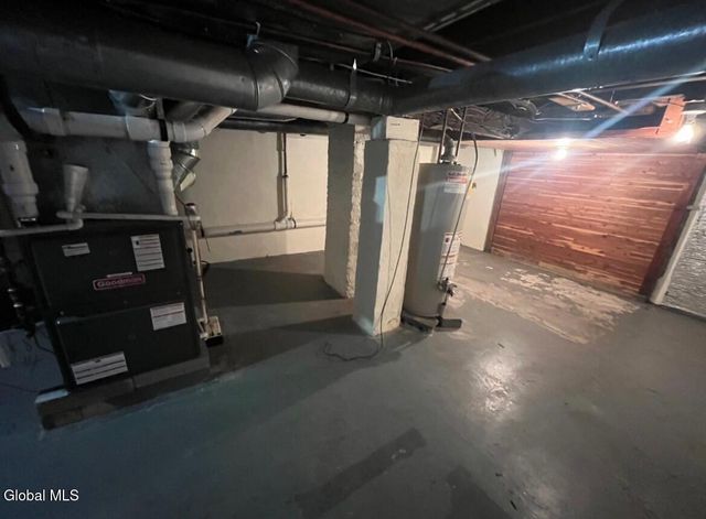 23 Woodrow Court, Troy, NY 12180