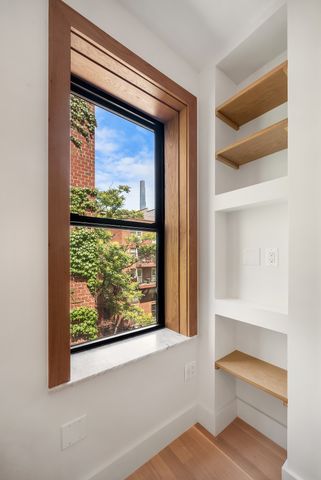 461 W 44th St Apt 6B, New York City, NY 10036