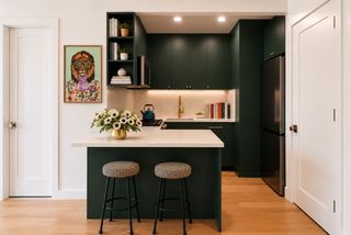 461 W 44th St Apt 6B, New York City, NY 10036