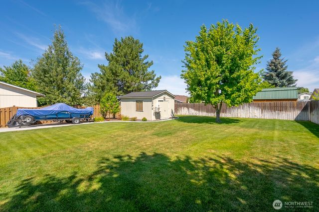 110 E Belair Drive, Moses Lake, WA 98837
