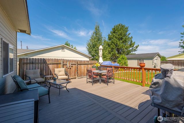 110 E Belair Drive, Moses Lake, WA 98837