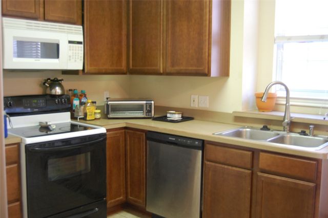 8016 Ederville Circle, Fort Worth, TX 76120