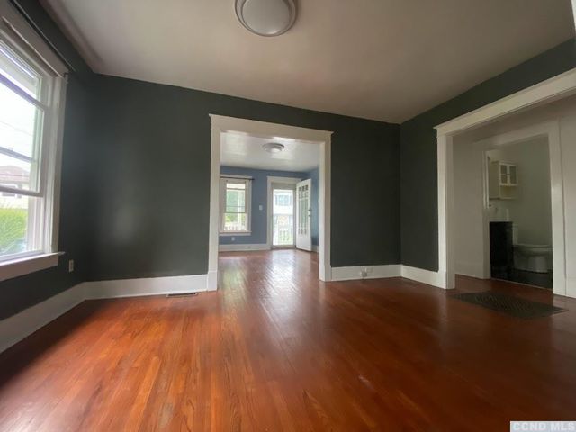 29 Glenwood Boulevard, Hudson, NY 12534