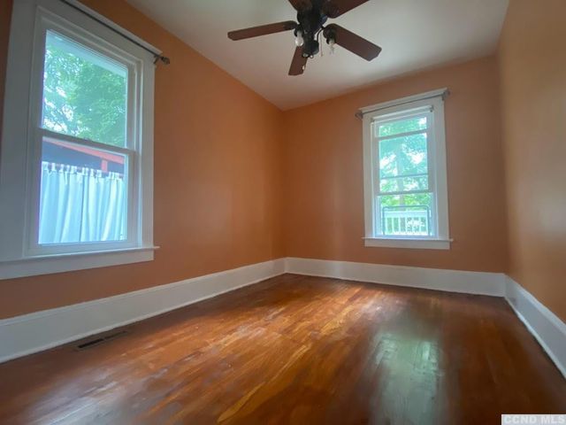 29 Glenwood Boulevard, Hudson, NY 12534