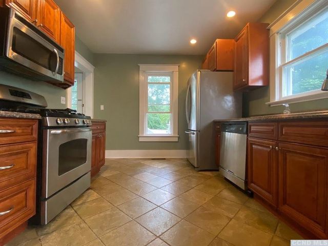 29 Glenwood Boulevard, Hudson, NY 12534