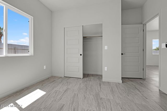 1370 N Alvernon Way, Tucson, AZ 85712