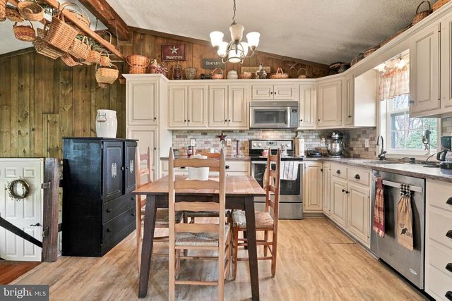 7798 VALLEY VIEW LN, Greencastle, PA 17225