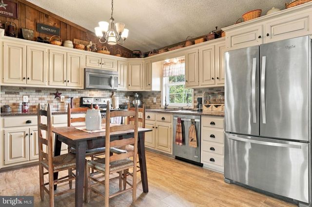 7798 VALLEY VIEW LN, Greencastle, PA 17225
