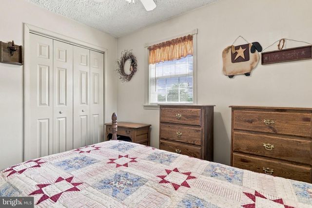7798 VALLEY VIEW LN, Greencastle, PA 17225