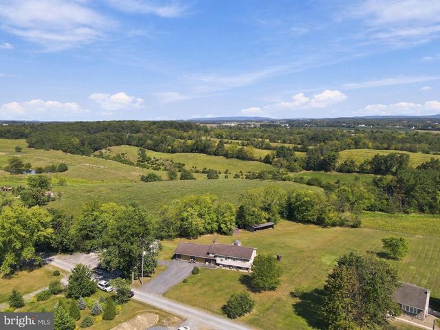 7798 VALLEY VIEW LN, Greencastle, PA 17225