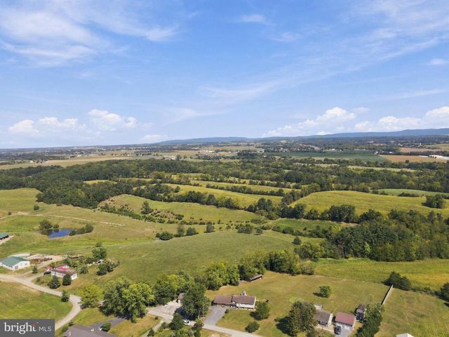 7798 VALLEY VIEW LN, Greencastle, PA 17225