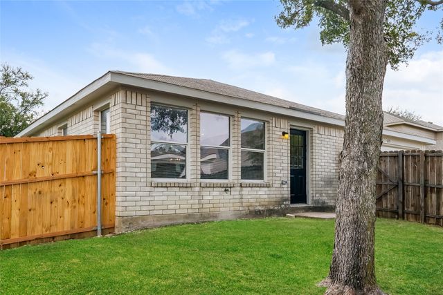 605 Snapdragon Lane, Desoto, TX 75115