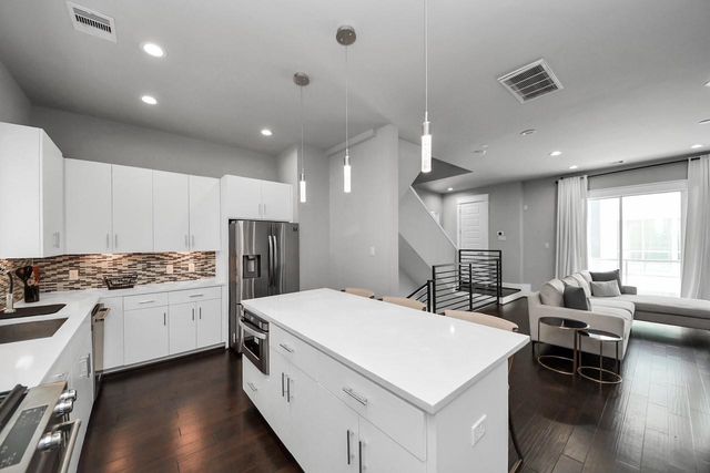 425 Gregg Street, Houston, TX 77020