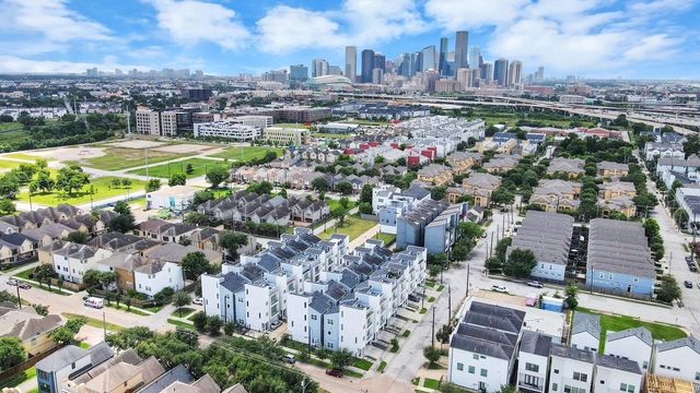 425 Gregg Street, Houston, TX 77020