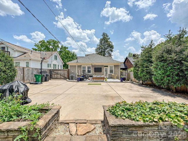 1822 Lombardy Circle, Charlotte, NC 28203