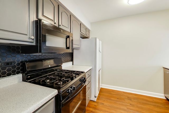 470 Ziegler Drive, Grayslake, IL 60030