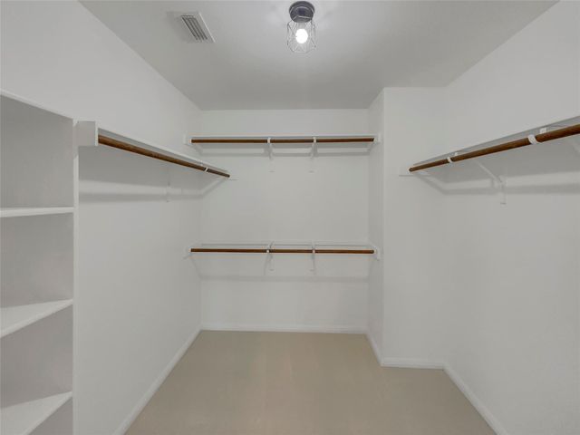 717 Twisted Oaks LN, Buda, TX 78610