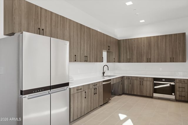 2877 W Stearn Avenue, Apache Junction, AZ 85120