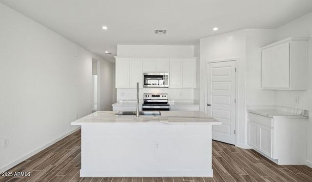2877 W Stearn Avenue, Apache Junction, AZ 85120