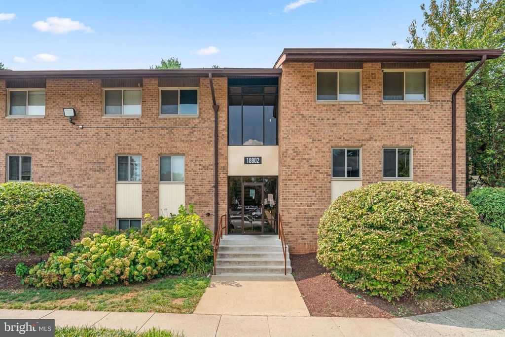 18802 WALKERS CHOICE RD #4, Montgomery Village, MD 20886