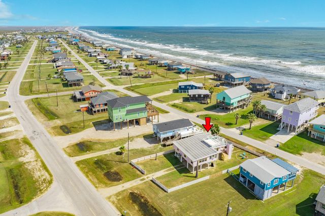 922 Seashell Drive, Surfside Beach, TX 77541