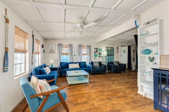 922 Seashell Drive, Surfside Beach, TX 77541