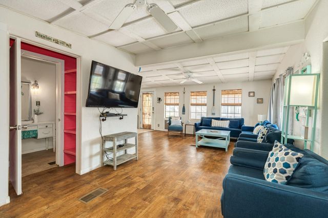 922 Seashell Drive, Surfside Beach, TX 77541