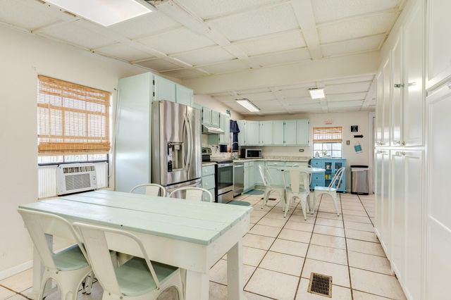 922 Seashell Drive, Surfside Beach, TX 77541