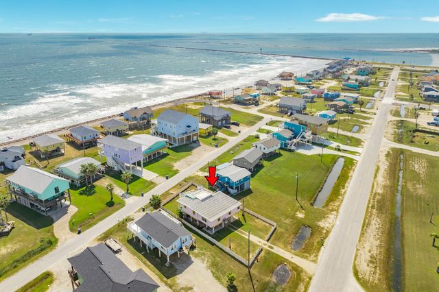 922 Seashell Drive, Surfside Beach, TX 77541